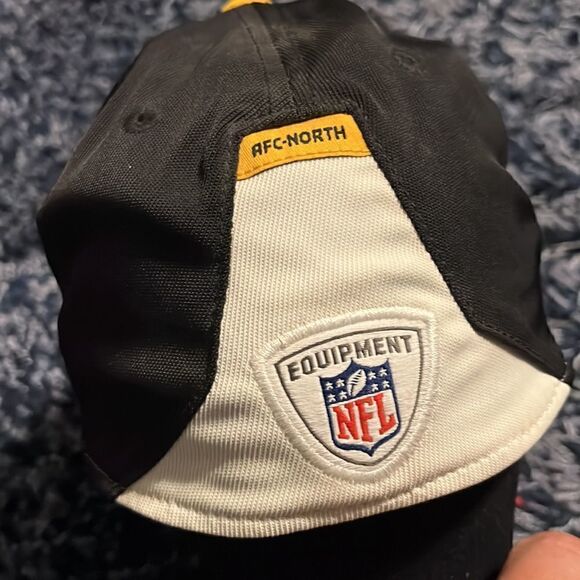 Pittsburgh Steelers Football - hat - fitted - Picture 4 of 6